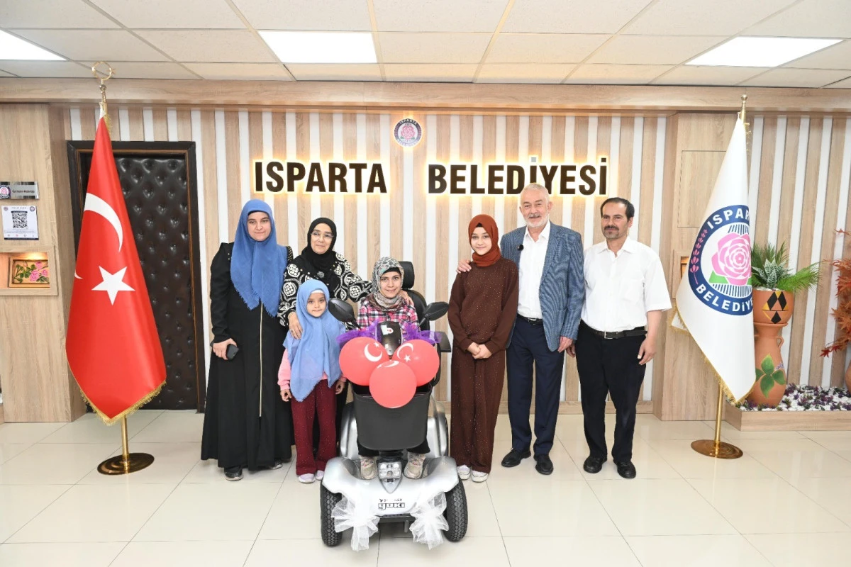 Başdeğirmen &ccedil;iftinden anlamlı hediye