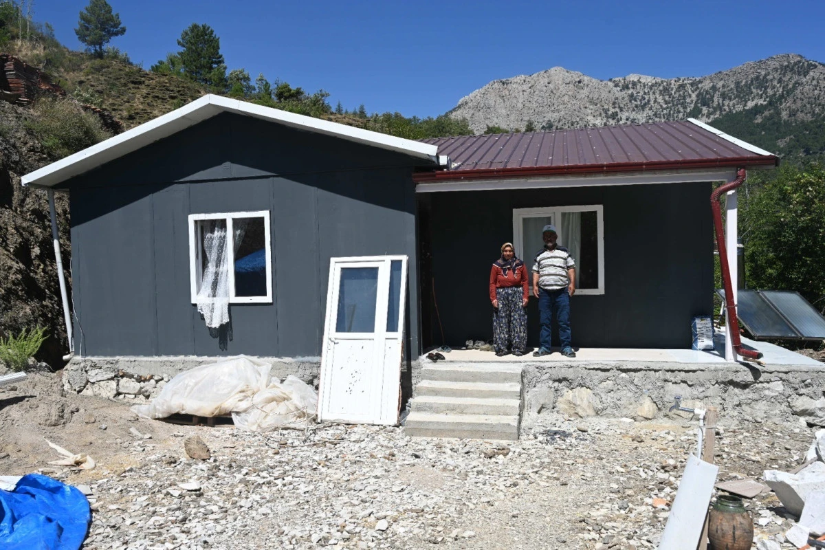 Başkan Başdeğirmen&rsquo;den Altınbaş ailesine g&ouml;n&uuml;lleri ısıtan destek