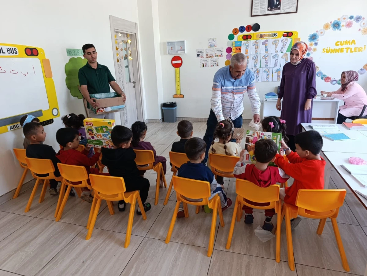 D&uuml;nya Kız &Ccedil;ocukları G&uuml;n&uuml;&rsquo;nde Nurdağı ve İslahiye&rsquo;de &Ccedil;ocuklara Anlamlı Destek