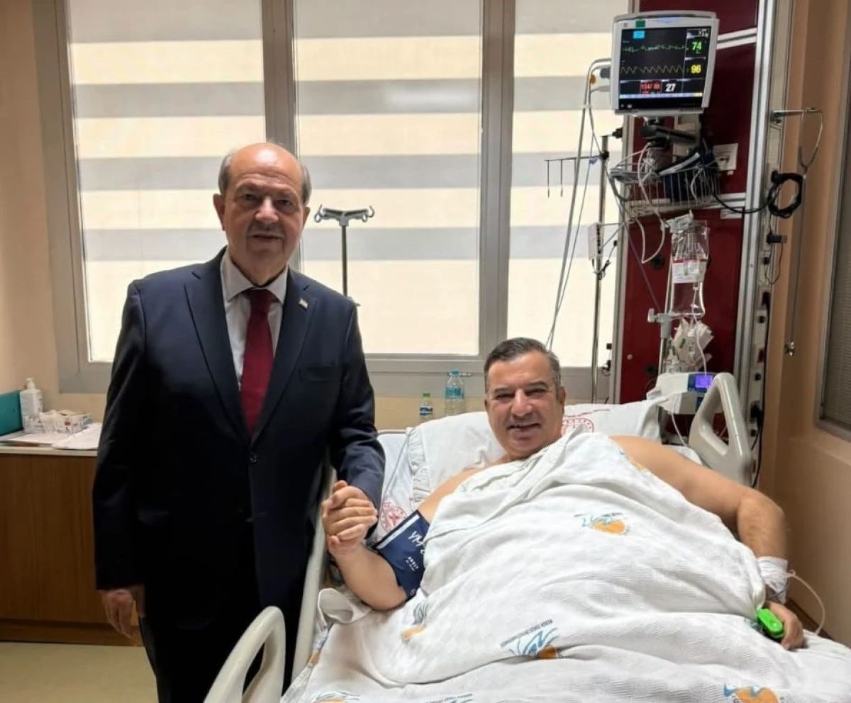ERSİN TATAR&rsquo;DAN GAZETECİ MEVL&Uuml;T SEZER&rsquo;E GE&Ccedil;MİŞ OLSUN ZİYARETİ