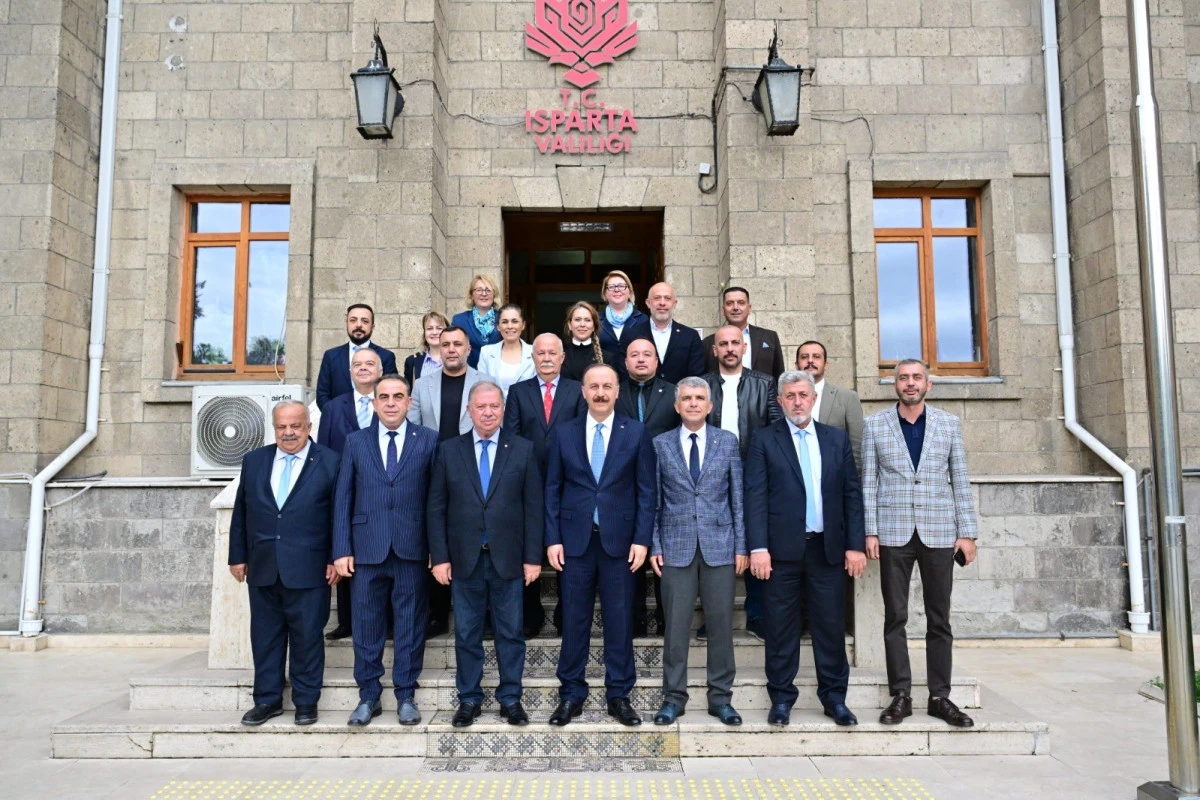 METİN &Ccedil;ELİK VE EKİBİNDEN VALİ ERİN&rsquo;E ZİYARET