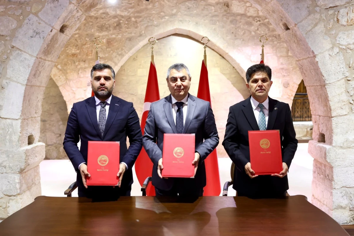 M&Uuml;SİAD MERSİN&rsquo;DEN 19 OKULA CUMA MESCİDİ