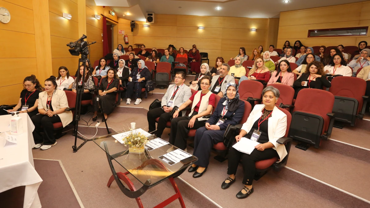 SD&Uuml; HASTANESİNDE YOĞUN BAKIM HEMŞİRELİĞİNDE G&Uuml;NCEL YAKLAŞIMLAR ELE ALINDI