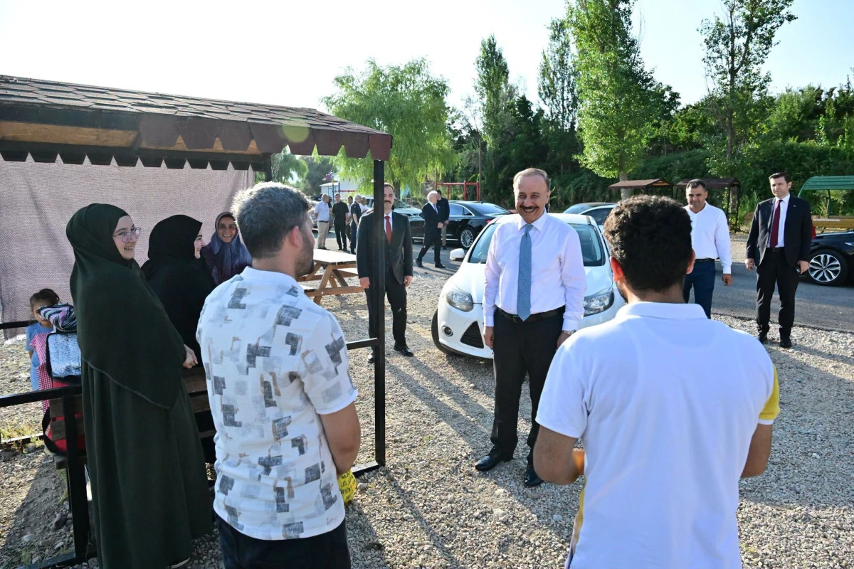 VALİ ERİN, G&Ouml;LKONAK K&Ouml;Y&Uuml;&rsquo;NDE VATANDAŞLARLA BULUŞTU