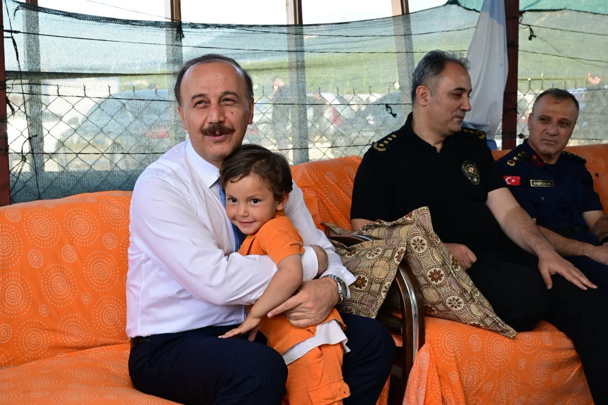 VALİ ERİN&rsquo;DEN G&Ouml;N&Uuml;LLERE DOKUNAN ZİYARET